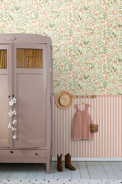 ESTAhome Tapete Feldblumen Hellgrün und Rosa - 50 x 900 cm - 131549