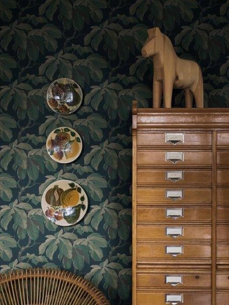 Schwarzer Pflanztopf