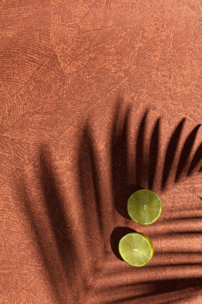 Geräteschrank aus Metall mit Flügeltüren