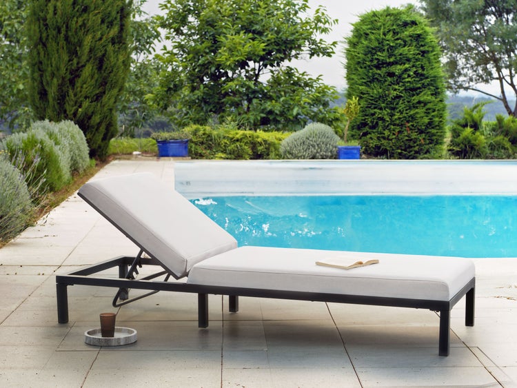 Sonnenliege mit Kissen LARIANO Metall Hellbeige