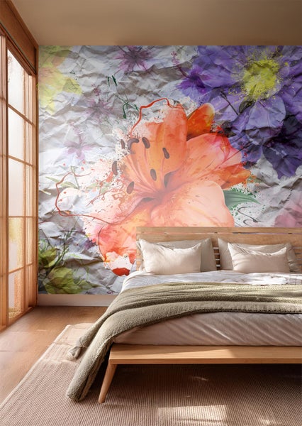 Helles Schlafzimmer mit Fototapete mit Blumenmuster