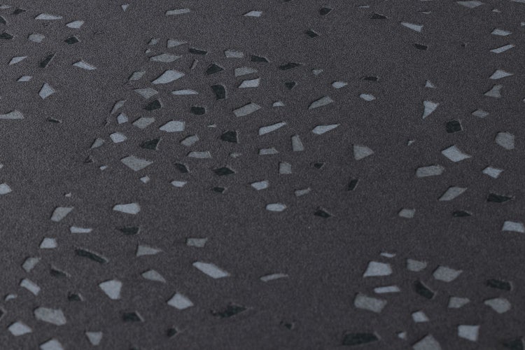 Akkuschrauber im Einsatz an einer Rohrleitung