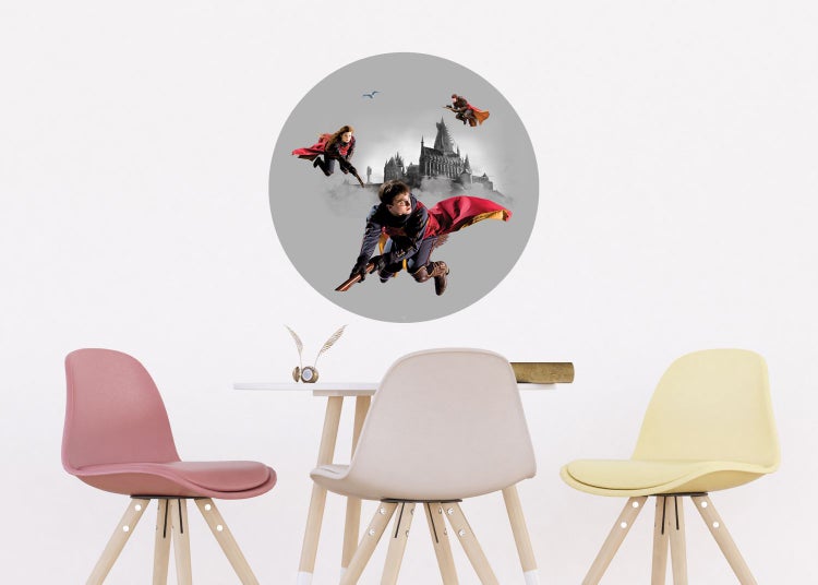 Detailaufnahme einer Aluminium Dachrinne, abgedichtet mit Klebeband.