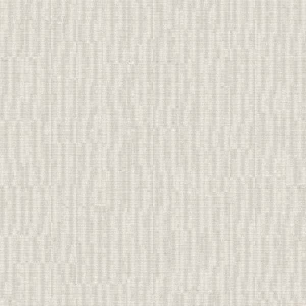 Beigefarbenes Sonnensegel über einer Terrasse mit Gartenmöbeln