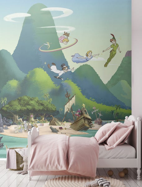 Wandgestaltung mit Peter Pan Motiv im Kinderzimmer