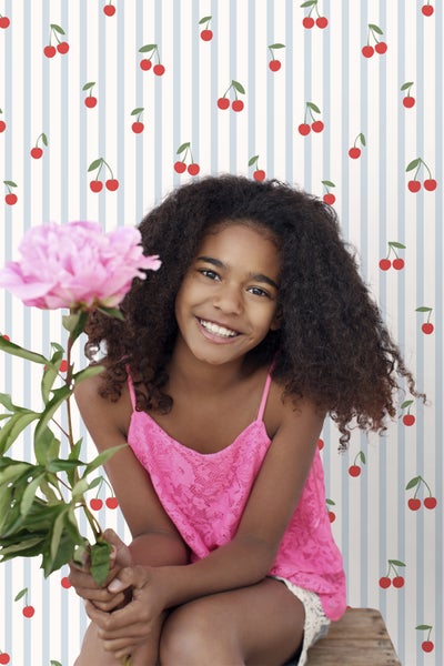 Tapete mit floralem Muster und Blattmotiven