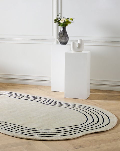 Skizze eines Teichs mit Maßangaben 300 cm mal 200 cm