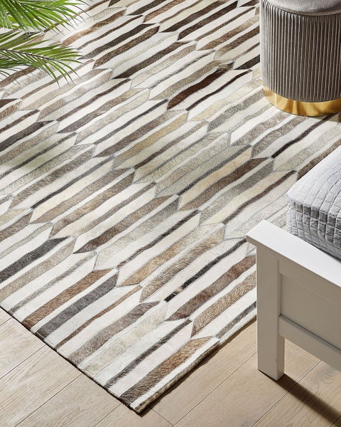 Teppich KULALAR Beige 140 x 200 cm Echtleder