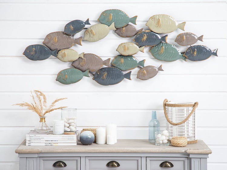 Abbildung einer Fischdekoration mit den Maßen 123 mal 47 Zentimeter