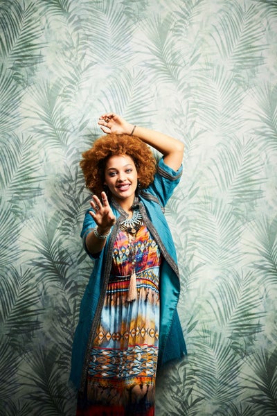 Tapetenrolle mit geometrischem Muster