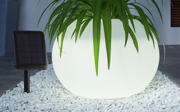 Dekoleidenschaft Solar LED Pflanzer Lights, weiß, moderne Leuchtdeko, Pflanztopf, Garten Leuchtkugel, Pflanzgefäß beleuchtet, Gartendeko für Draußen