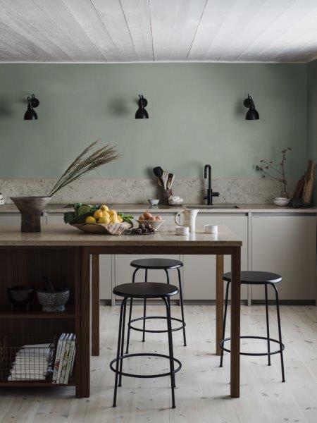 Wand-WC mit einem Gewicht von 250 Kilogramm getestet und belastbar nach DIN 19516. Hergestellt in der EU.