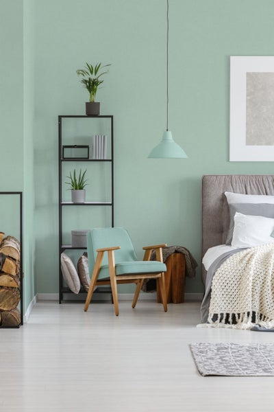 Detailansicht eines Glasgeländers mit Stab