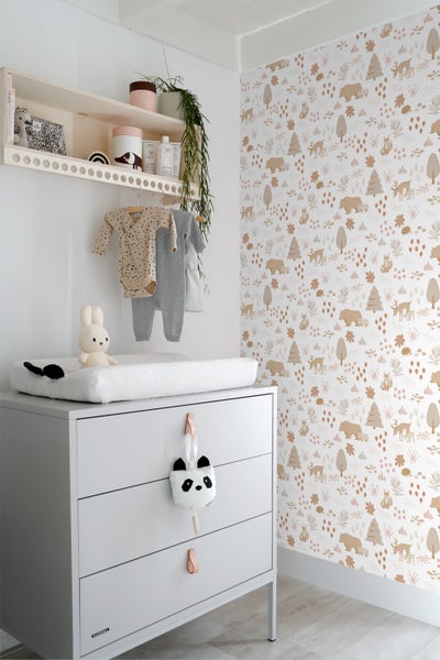 ESTAhome Tapete Wald mit Waldtieren Weiß und Beige - 0.53 x 10.05 m - 139611
