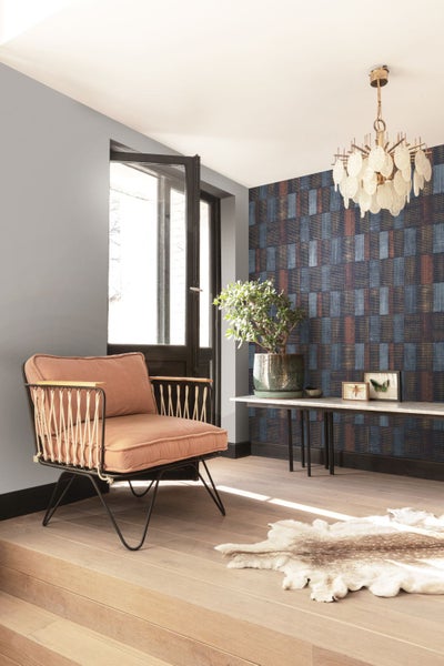 Tischdecke mit blau-weissem Rautenmuster