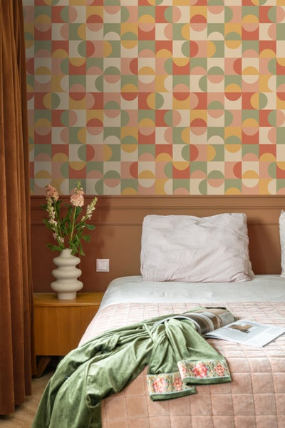 ESTAhome Tapete Kreise im Bauhaus-Stil Terrakotta, Gelb, Grün und Beige - 50 x 900 cm - 130941