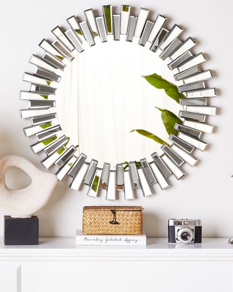 Rechteckiger Wandspiegel mit Ablage