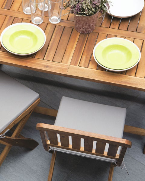 Set mit 2 Stühlen und Sitzkissen CENTO Akazienholz Braun