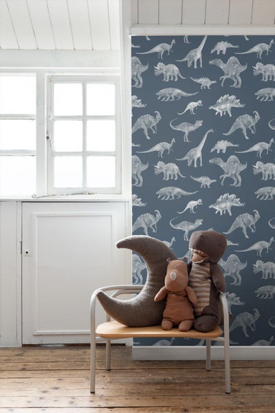 Kinderzimmer mit Dinosaurier Tapete, Stuhl und Spielzeug