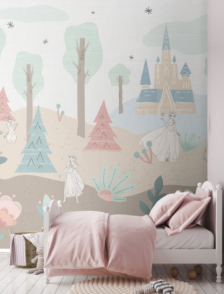 Kinderzimmer mit einer Wandtapete mit Schloss, Bäumen und Figuren