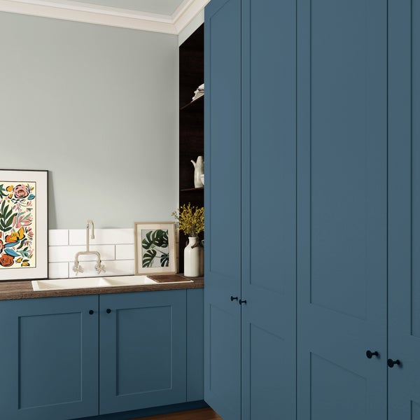 MissPompadour seidenmatte Holzfarbe - Blau mit Jeans - 1 L, Möbelfarbe ohne Schleifen - Farbe für Holz, Metall, Kunststoff - Holzlack, Möbellack schnelltrocknend mit hoher Deckkraft