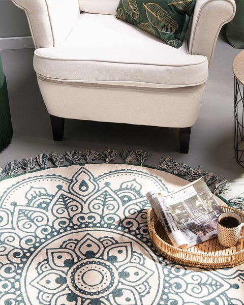 Künstliche Dieffenbachia im Topf