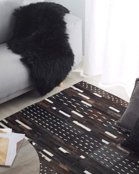 Teppich AKSEKI Dunkelbraun 160 x 230 cm Echtleder