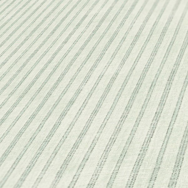 Teppich mit geometrischem Muster und Fransen