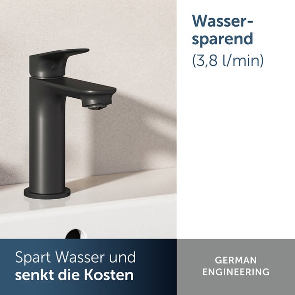 Wassersparende Waschtischarmatur auf einem Waschbecken mit dem Text Wassersparend und German Engineering