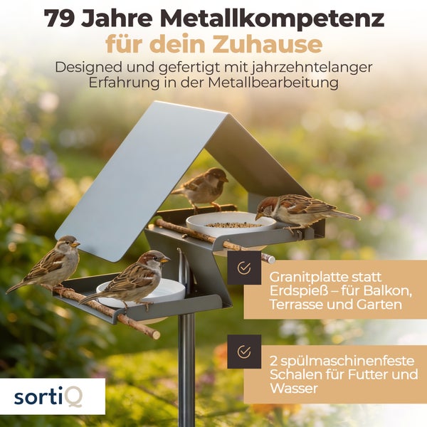 Metall Vogelhaus mit Futterschalen und Vögel