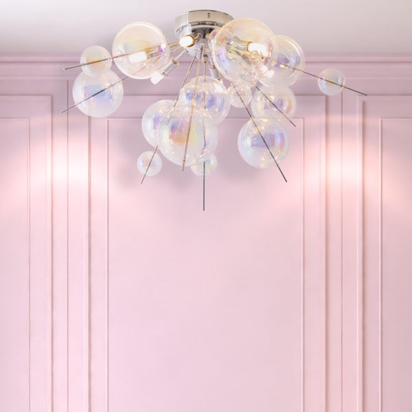 Deckenleuchte mit transparenten Glaskugeln für eine stimmungsvolle Beleuchtung