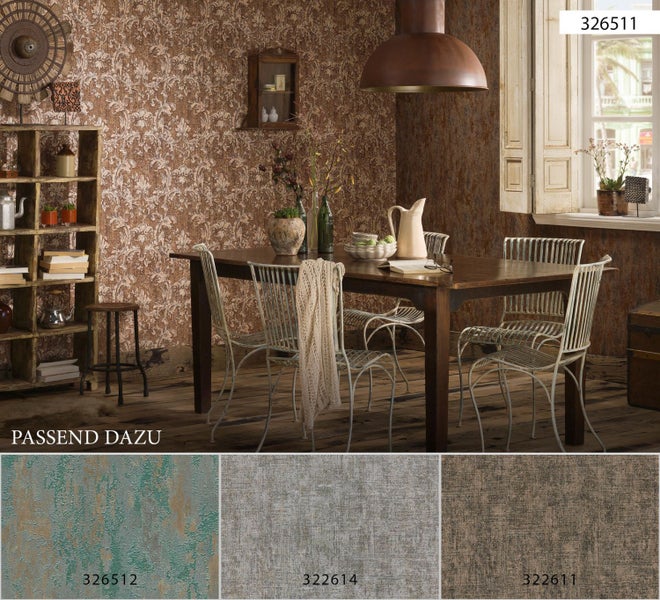 Ein Arbeitszimmer mit Schreibtisch, Stuhl und dekorativen Elementen in einem Raum mit Akzentwand