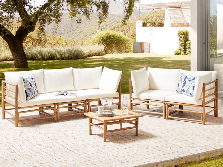 Lounge Set mit Tisch 5-Sitzer CERRETO Bambusholz Cremeweiß