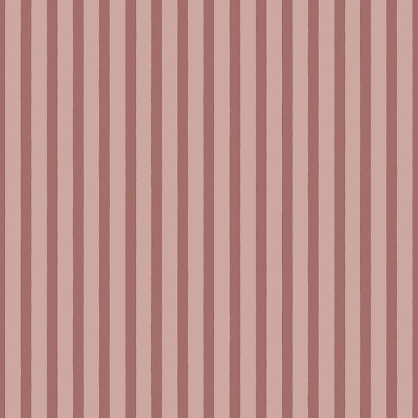 Szene mit gemusterter Tapete, Tischlampe und Dekoration