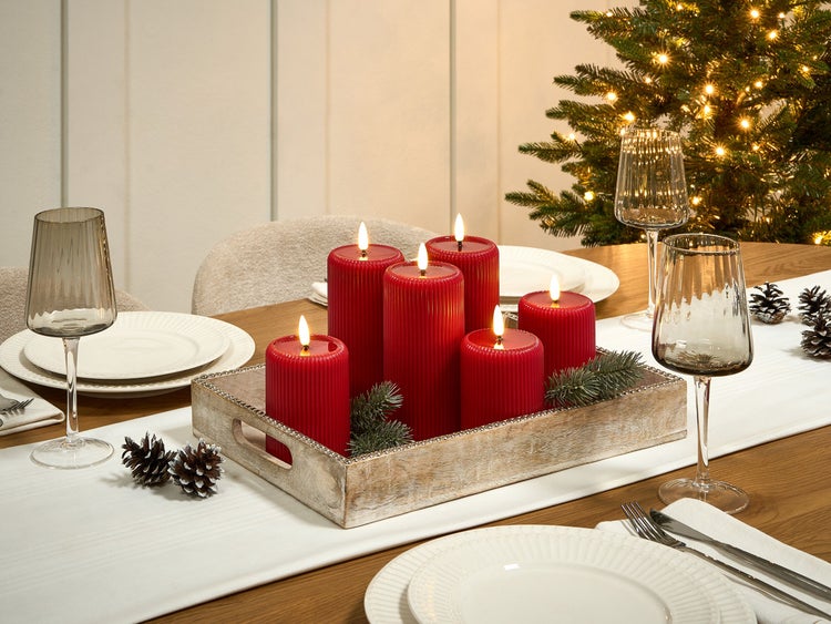 Sechs rote LED Stumpenkerzen