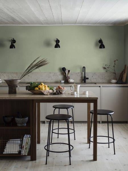 Hängelampe mit Rattan-Schirm