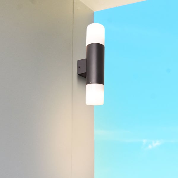 Außenwandleuchte TORCIA 32 cm hoch aus Metall und Kunststoff in Schwarz, E27