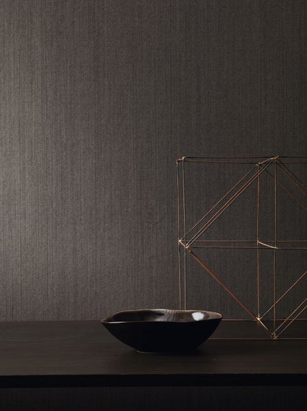 Modernes Badezimmer mit Deckenstrahler und Spiegelleuchte