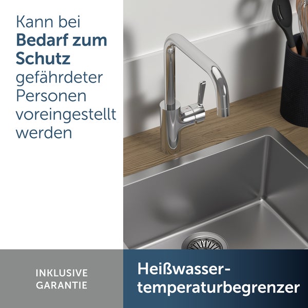 Spültischarmatur an einer Edelstahlspüle mit Heißwassertemperaturbegrenzer zur Voreinstellung für den Schutz gefährdeter Personen.