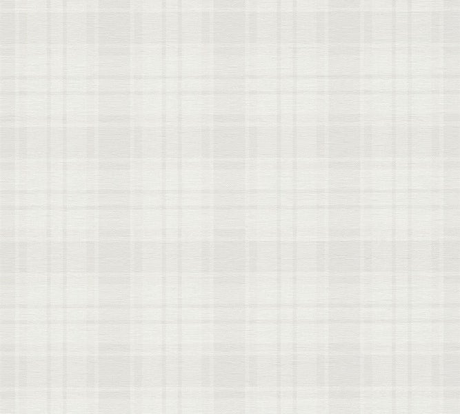 Helles Schlafzimmer mit gemusterter Tapete, Bett und rustikaler Tür