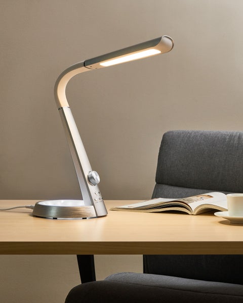 Stehleuchte mit zwei Leuchten