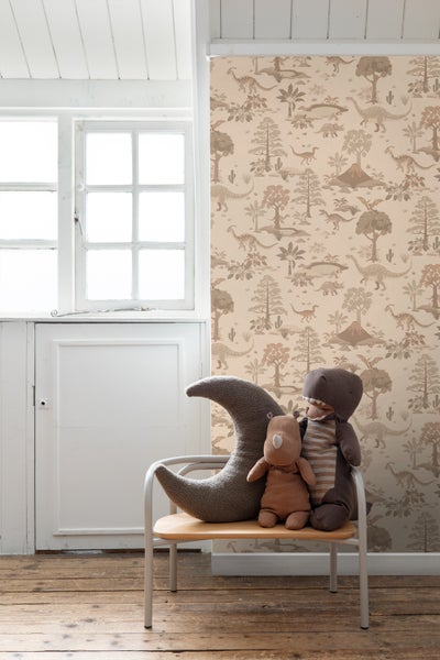 Kinderzimmer mit Dinosaurier Tapete, Stuhl und Stofftieren