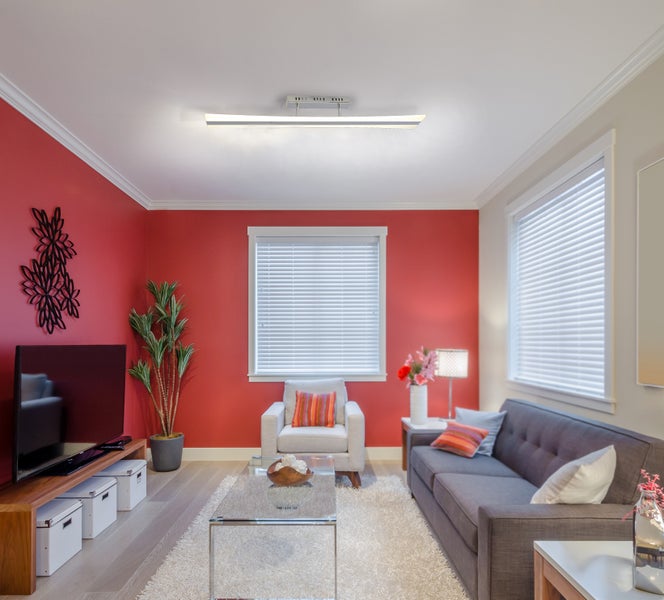 Deckenleuchte mit vier Strahlern