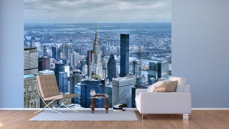 Wandbild mit dem Blick auf die Skyline von New York in einem hellen Raum