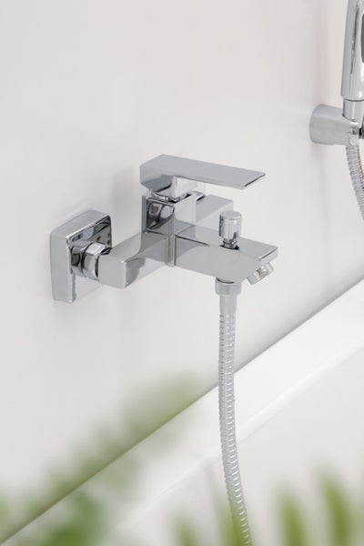 Calmwaters® Eckige Badewannenarmatur Modern Square, Wasserhahn Badewanne, Wannenarmatur mit Umsteller, Einhandmischer mit Keramikkartusche, Brauseabgang 1/2, Aufputz-Montage, Messing, Chrom, 13PZ2418