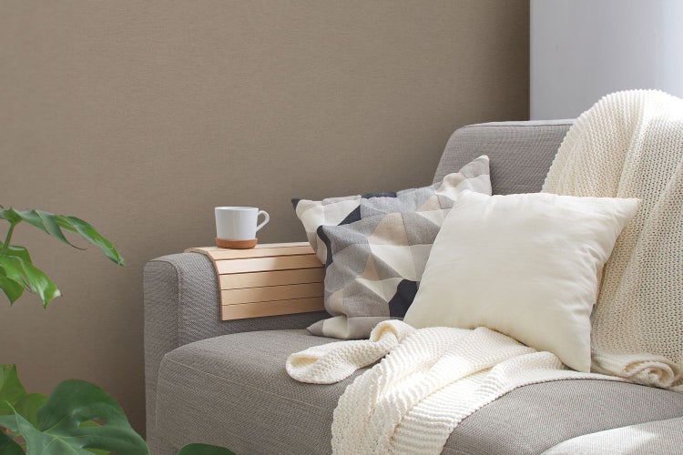 Mehrere schwarze Metallregale mit einer Tragkraft von jeweils 500 kg.