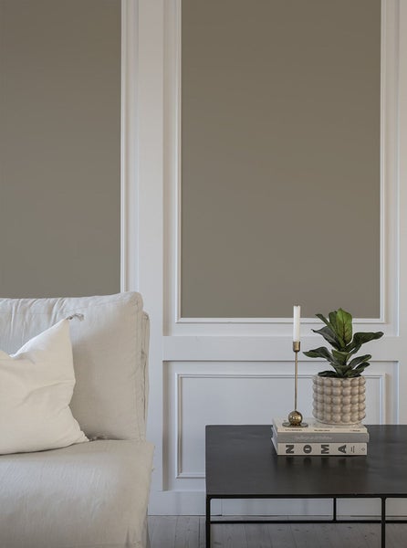 Blühende Lorbeerkirsche im Garten