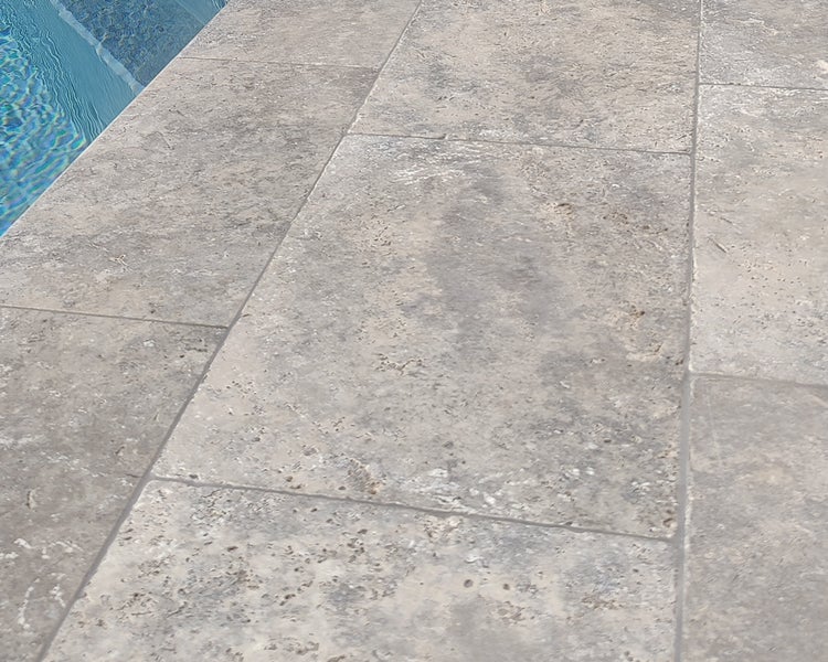 Wohnrausch Travertin Terrassenplatten SILVER GREY 61 x 40,6 x 3 cm, getrommelt, grau