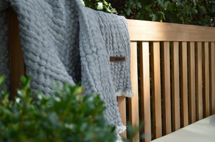 Decke Wohndecke Gartendecke Plaid 170 x 130 cm grau blau premium Baumwoll-Leinen-Mix