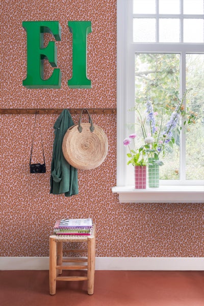ESTAhome Tapete Leopardenmuster Terrakotta und Violett - 53 cm x 10.05 m - 131402